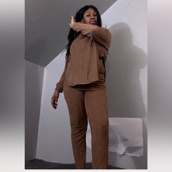 Knit - Picture 2 of 4